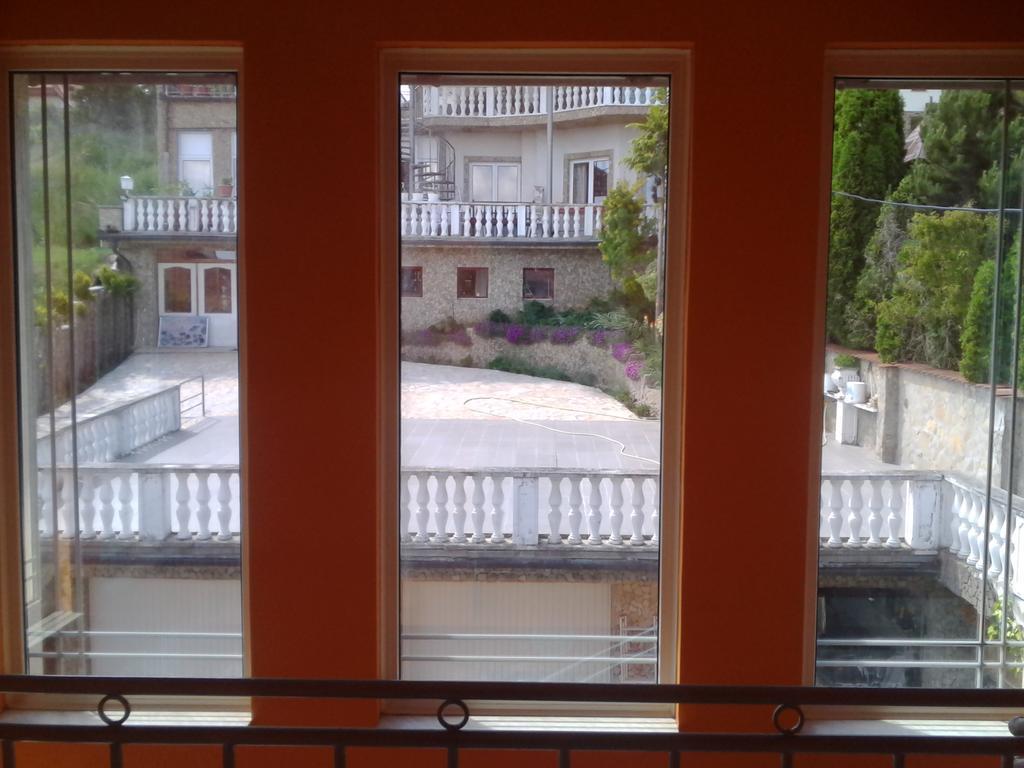 Kristaly Apartman Bed & Breakfast Hévíz Екстериор снимка