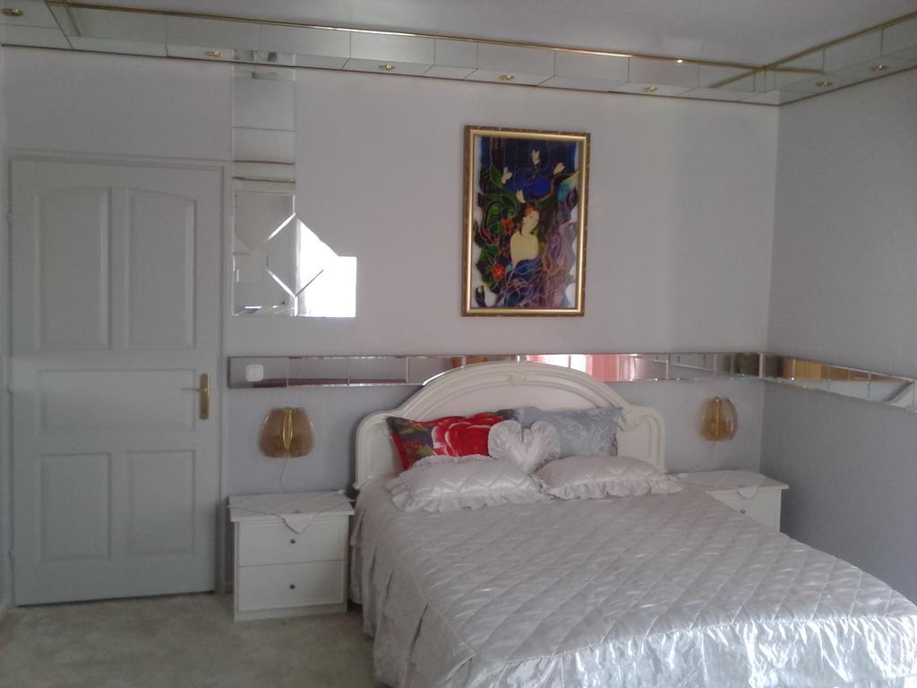 Kristaly Apartman Bed & Breakfast Hévíz Екстериор снимка