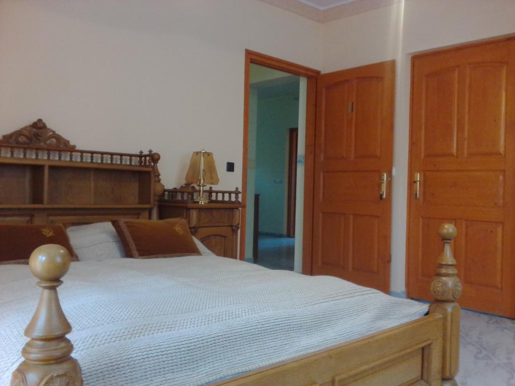 Kristaly Apartman Bed & Breakfast Hévíz Екстериор снимка
