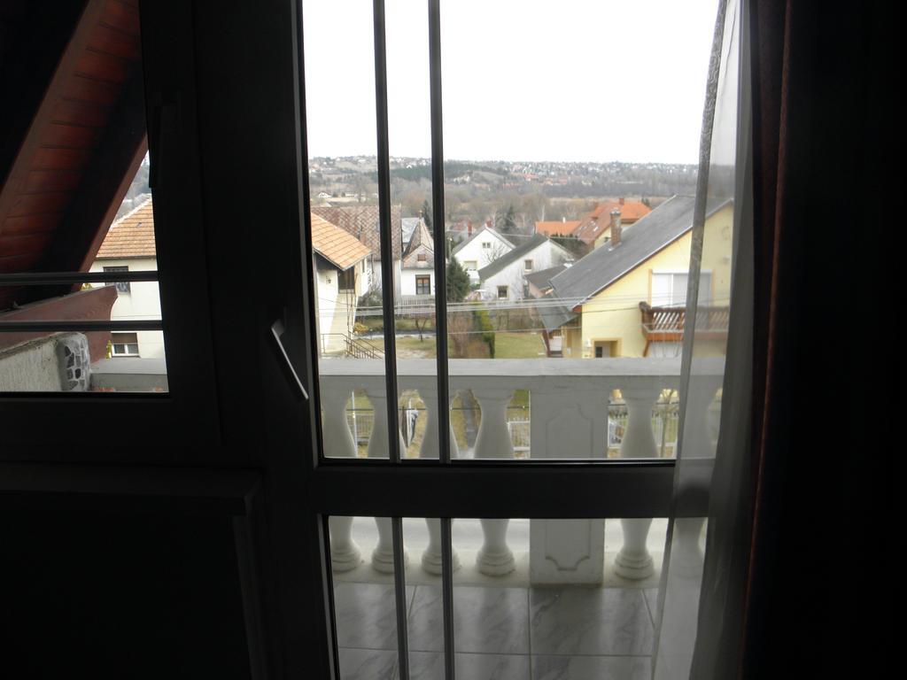Kristaly Apartman Bed & Breakfast Hévíz Екстериор снимка