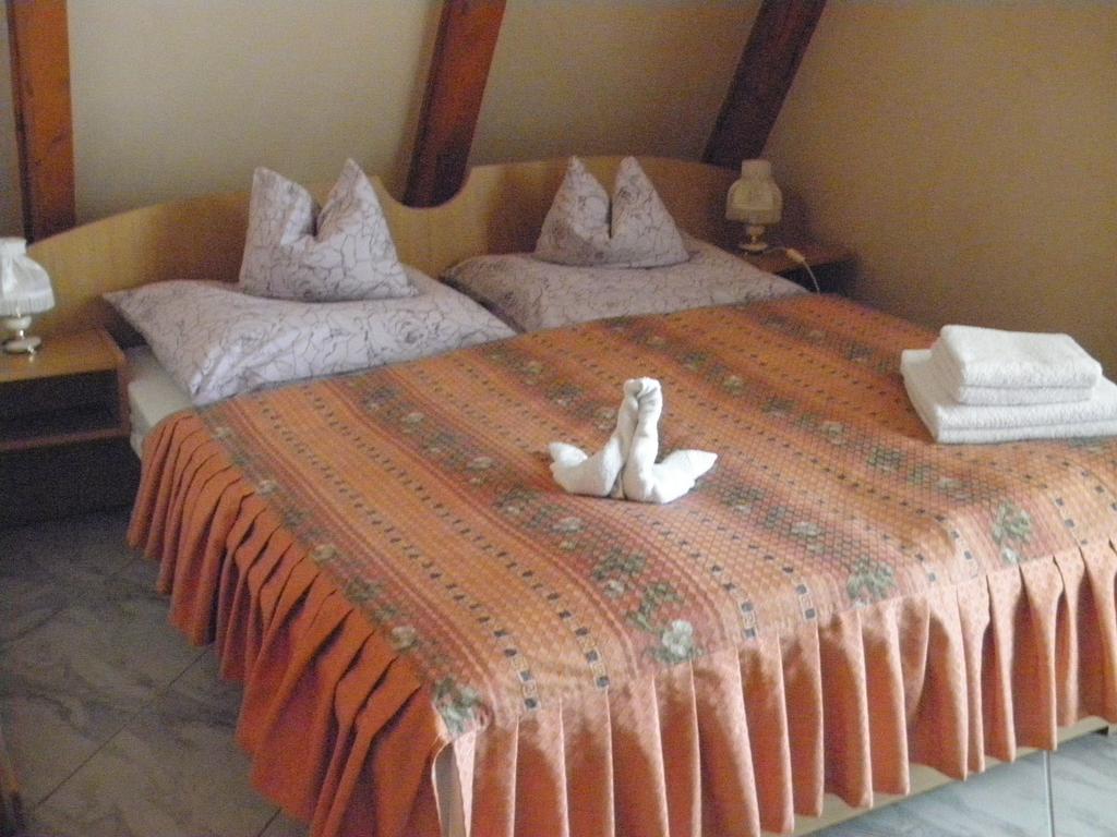 Kristaly Apartman Bed & Breakfast Hévíz Екстериор снимка