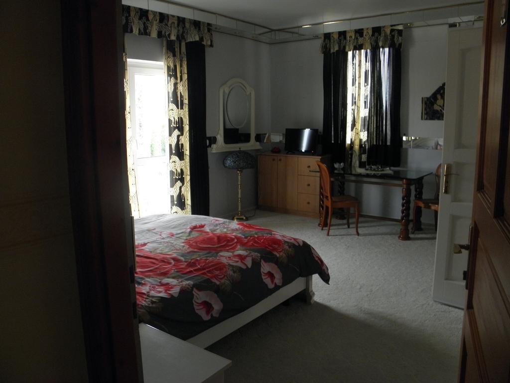 Kristaly Apartman Bed & Breakfast Hévíz Екстериор снимка