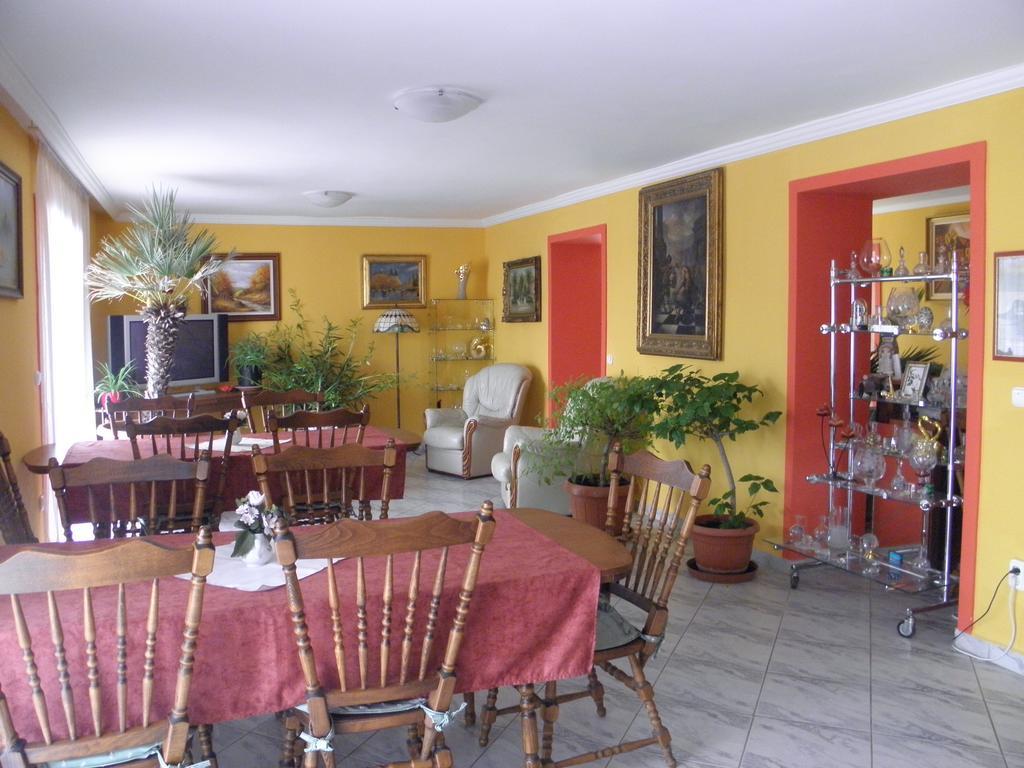 Kristaly Apartman Bed & Breakfast Hévíz Екстериор снимка