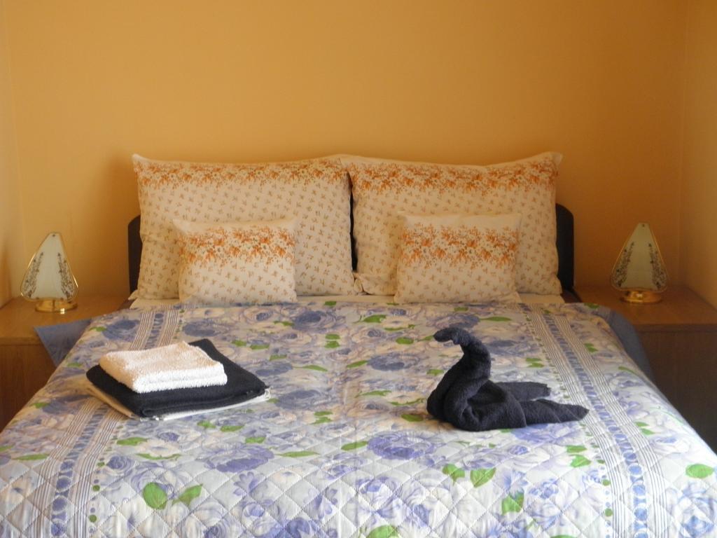 Kristaly Apartman Bed & Breakfast Hévíz Екстериор снимка